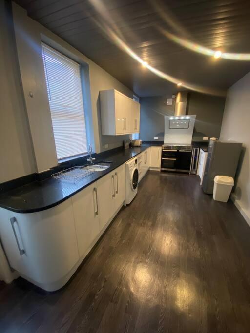 Spacious, Cosy 3 Bedroom House In Preston. プレストン エクステリア 写真