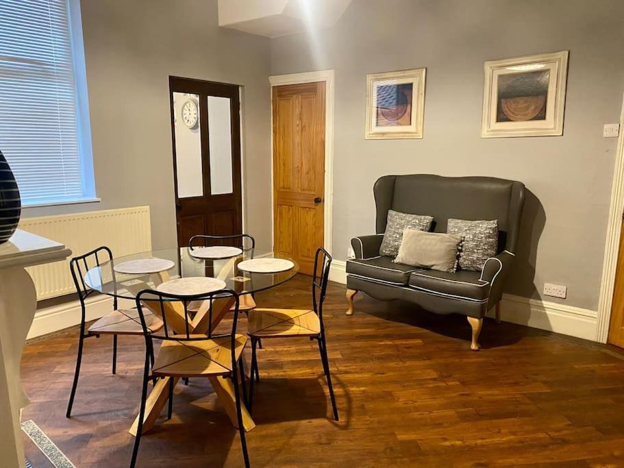 Spacious, Cosy 3 Bedroom House In Preston. プレストン エクステリア 写真