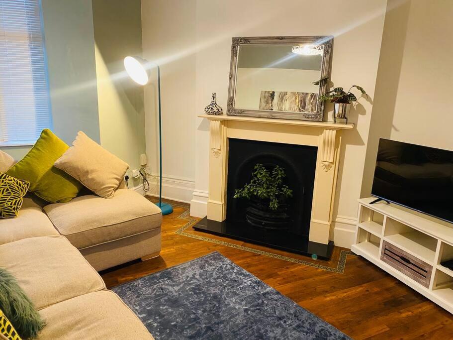 Spacious, Cosy 3 Bedroom House In Preston. プレストン エクステリア 写真