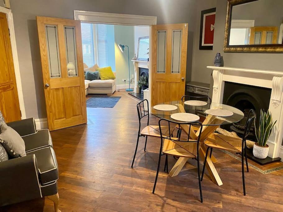 Spacious, Cosy 3 Bedroom House In Preston. プレストン エクステリア 写真